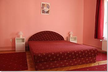 Villa Neitzer Sifok with private pool - Pink room